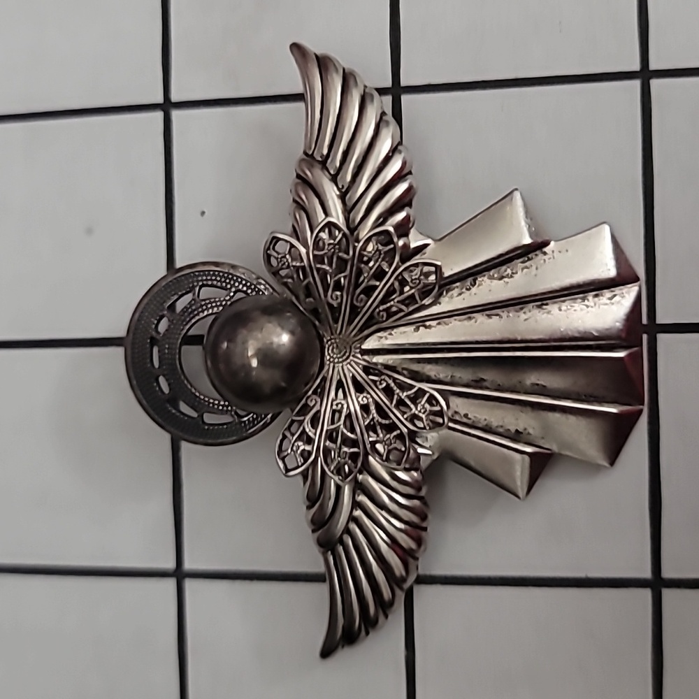 Angel Pin Preloved‎